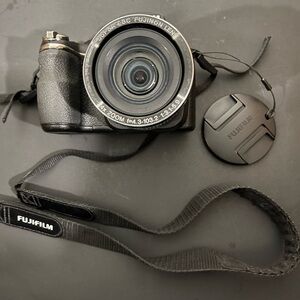 Fujifilm FinePix S Series S3280 14.0MP Digital Camera